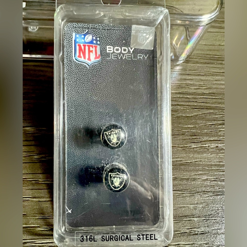 NFL Raiders Body Jewelry earrings